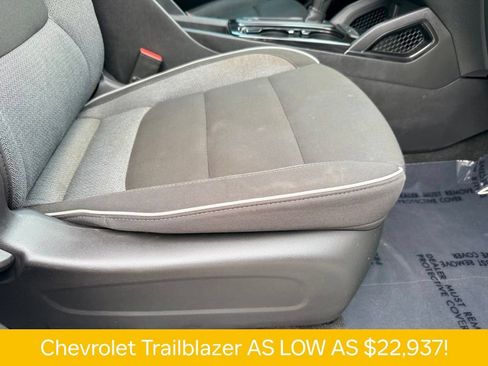 Used 2023 Chevrolet TrailBlazer LT FWD image 14