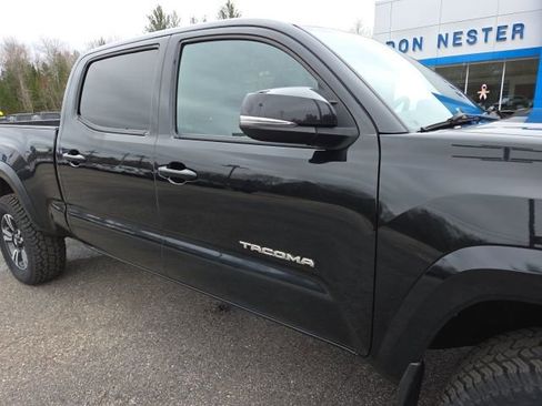 Used 2018 Toyota Tacoma TRD Sport image 33