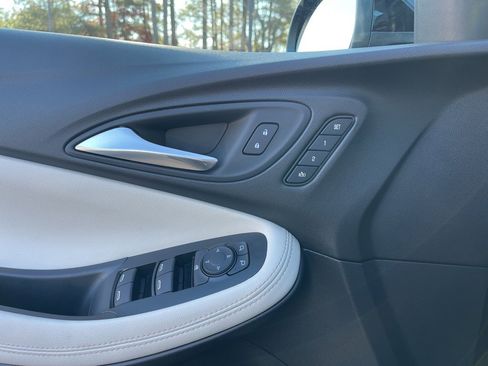 Used 2025 Buick Encore GX Avenir w/ Avenir Technology Package image 18