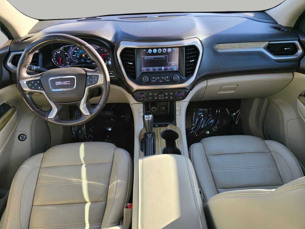 Used 2018 GMC Acadia Denali w/ Technology Package AWD/4WD image 2