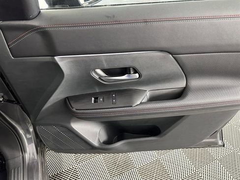 New 2025 Nissan Kicks SR image 12