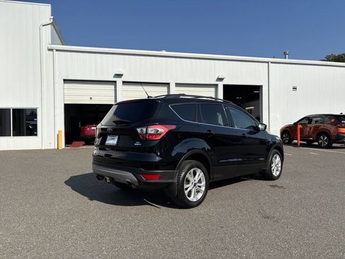 Used 2017 Ford Escape SE w/ SE Leather Comfort Package AWD/4WD image 8