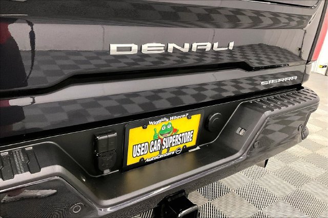 Used 2025 GMC Sierra 2500 Denali w/ Denali Reserve Package AWD/4WD image 9