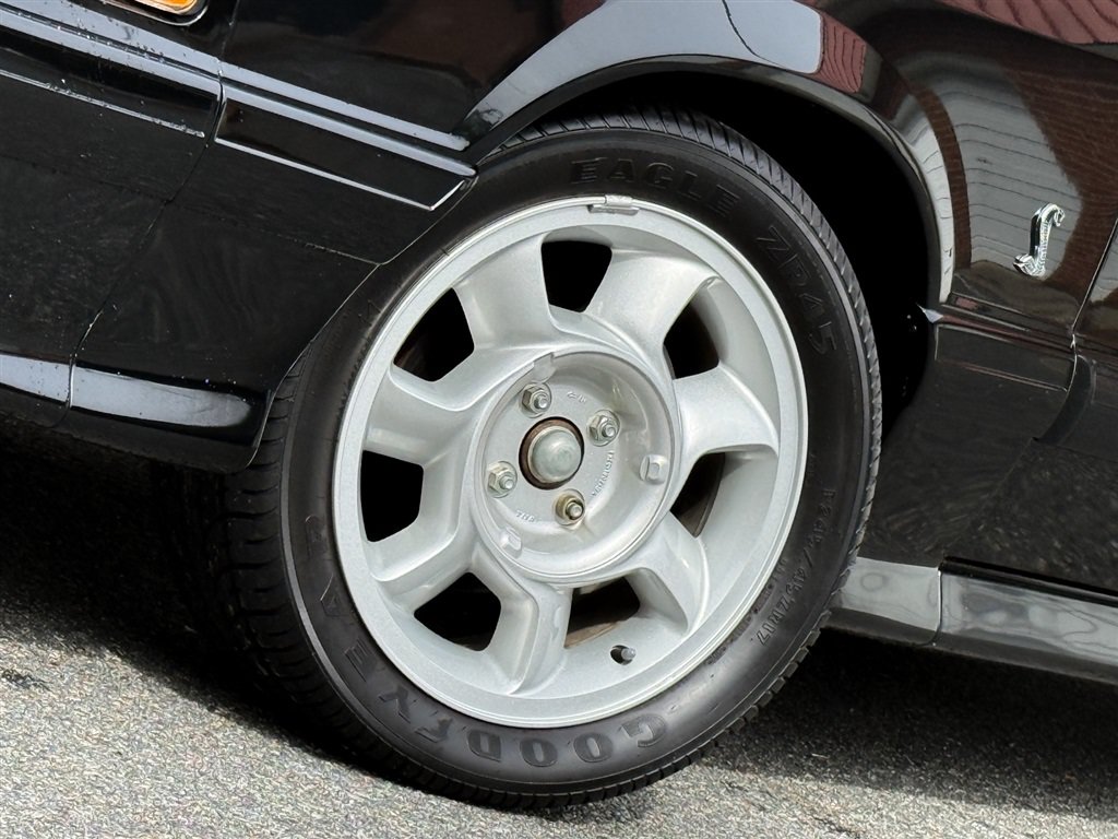 Used 1993 Ford Mustang Cobra RWD image 5