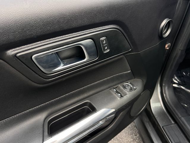 Used 2019 Ford Mustang Coupe RWD image 11