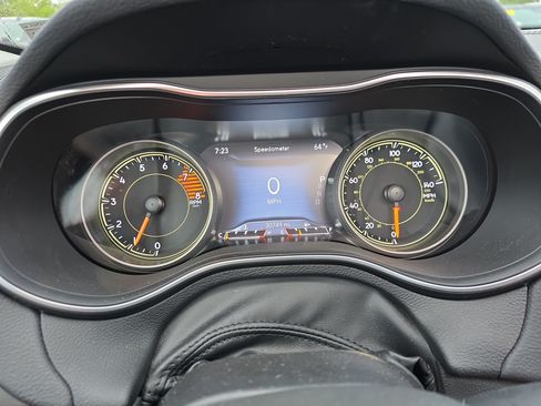 Used 2021 Jeep Cherokee Limited w/ Elite Package AWD/4WD image 22