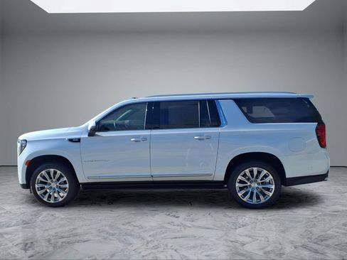 Used 2023 GMC Yukon XL Denali w/ Denali Reserve Package AWD/4WD image 4