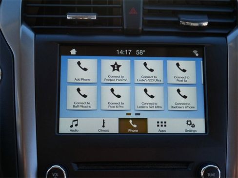 Used 2017 Ford Fusion SE image 29