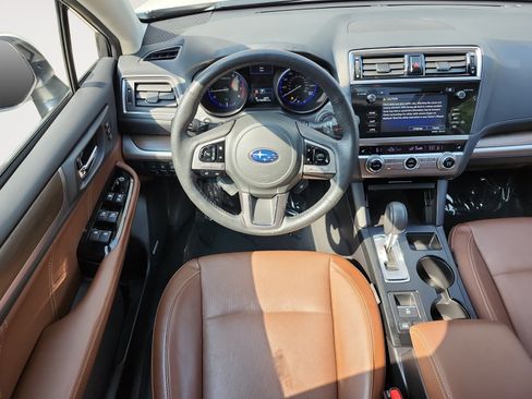 Used 2017 Subaru Outback 3.6R Touring w/ Popular Package #5A AWD/4WD image 11
