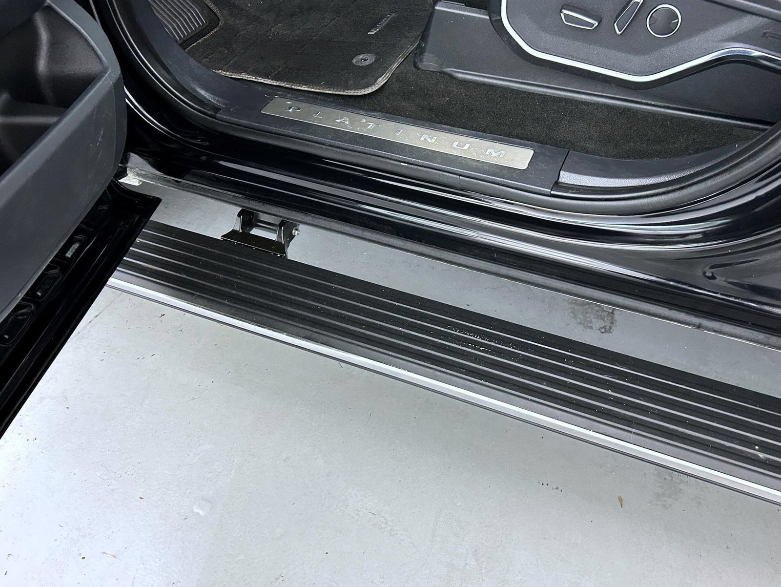 Used 2022 Ford F150 Platinum w/ Equipment Group 701A High AWD/4WD image 9