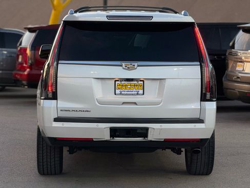 Used 2018 Cadillac Escalade Premium Luxury image 6