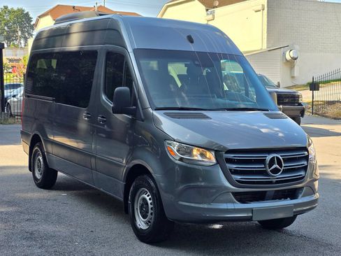 Used 2019 Mercedes-Benz Sprinter 2500 image 8