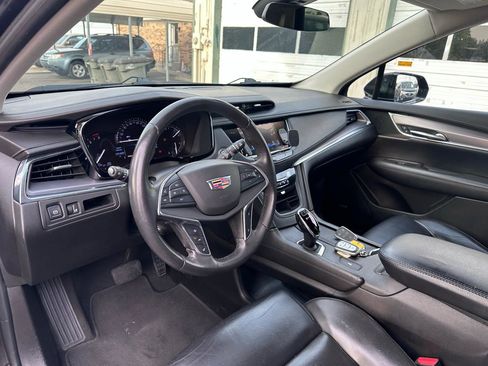 Used 2017 Cadillac XT5 Luxury w/ Driver Awareness Package image 10