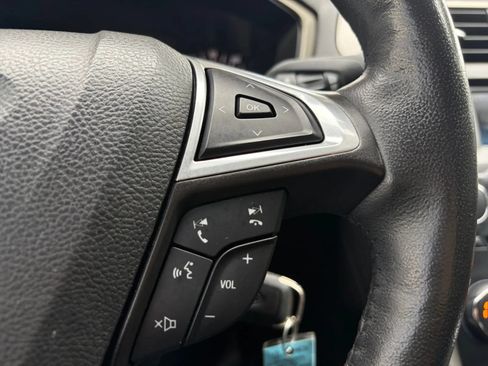 Used 2013 Ford Fusion SE FWD image 30