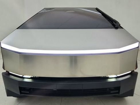 Used 2024 Tesla Cybertruck AWD Crew Cab image 13