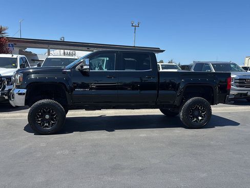 Used 2015 GMC Sierra 2500 SLE w/ SLE Preferred Package AWD/4WD image 2
