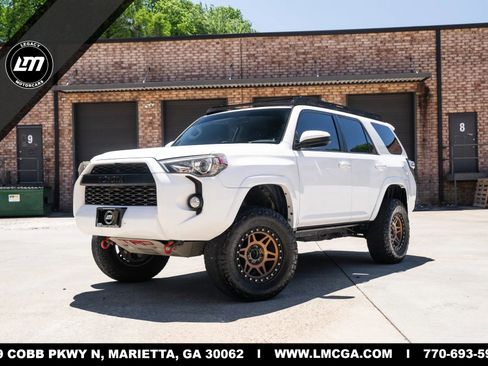 Used 2019 Toyota 4Runner SR5 AWD/4WD image 1