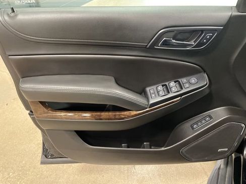 Used 2018 Chevrolet Suburban LT AWD/4WD image 12
