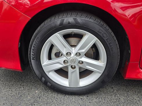 Used 2013 Toyota Camry SE image 10