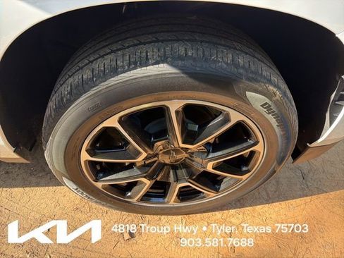 Used 2023 Chevrolet Suburban RST w/ Luxury Package RWD image 14