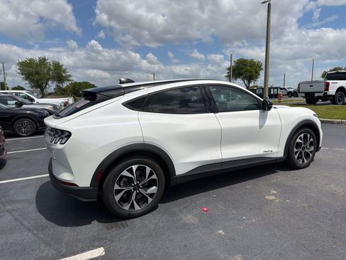 Used 2025 Ford Mustang Mach-E Select w/ Comfort Package Lite image 6