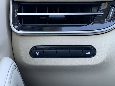 Used 2022 INFINITI QX60 Luxe image 16