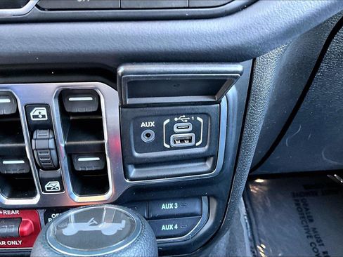 Certified 2025 Jeep Wrangler Unlimited Rubicon 4xe w/ Safety Group AWD/4WD image 33