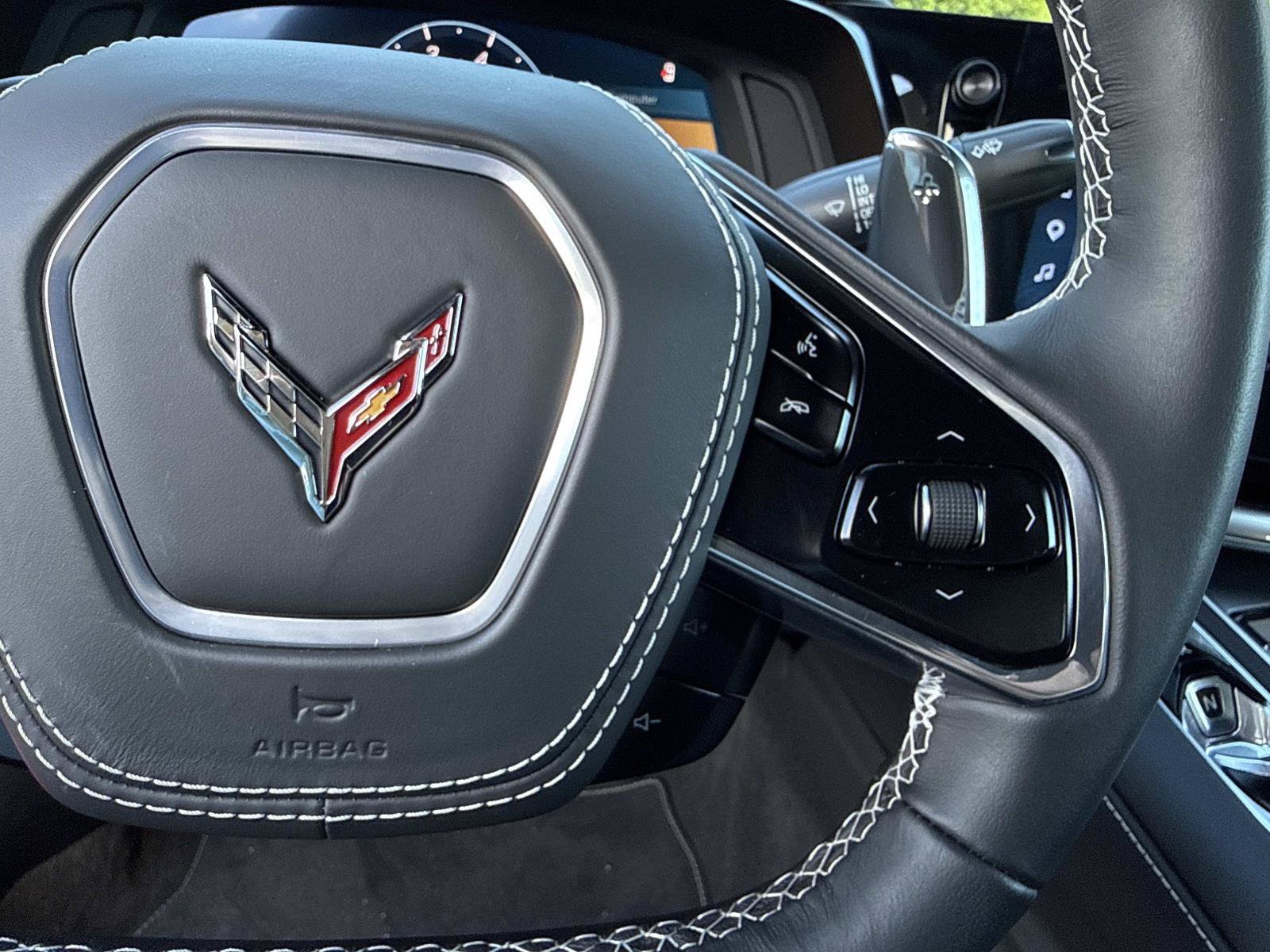 Used 2025 Chevrolet Corvette Stingray Coupe w/ 1LT RWD image 27