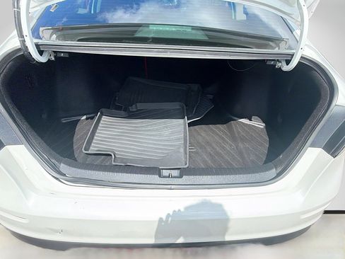 Certified 2023 Honda Accord EX image 27