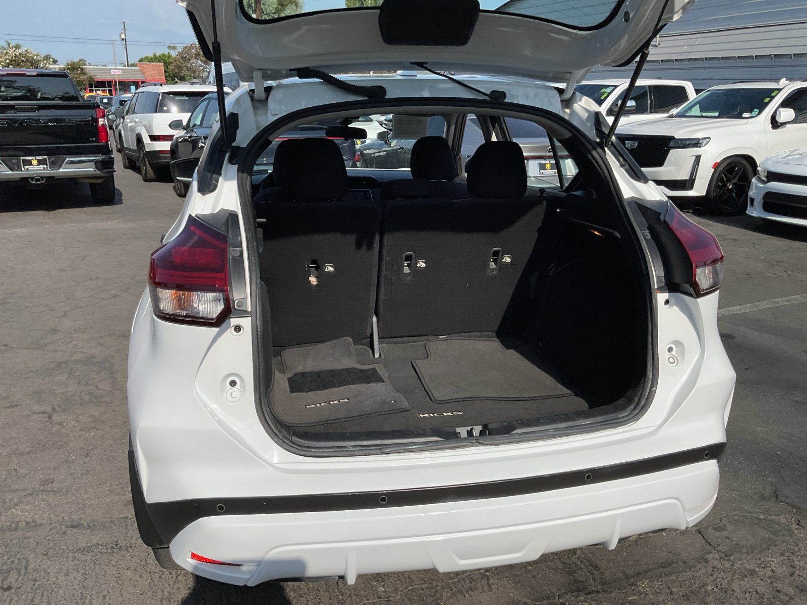 Used 2022 Nissan Kicks S FWD image 23