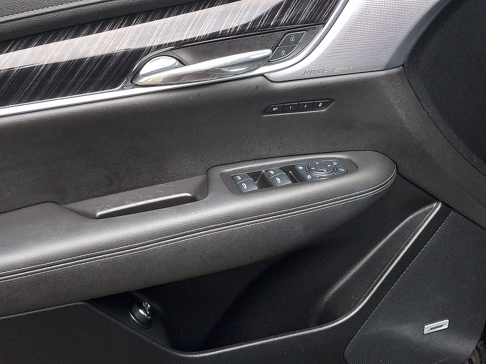 Used 2025 Cadillac XT6 Premium Luxury w/ LPO, Floor Liner Package FWD image 12