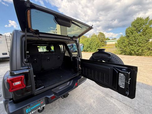 Used 2021 Jeep Wrangler Unlimited Sport AWD/4WD image 10