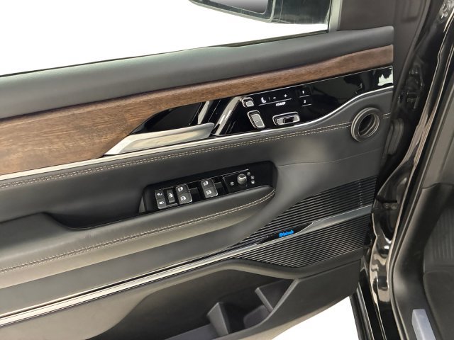 Used 2024 Jeep Grand Wagoneer L 4WD image 13