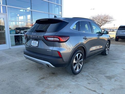 Used 2024 Ford Escape Platinum image 5