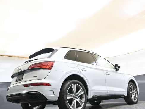Used 2025 Audi Q5 2.0T Premium w/ Convenience Plus Package AWD/4WD image 44