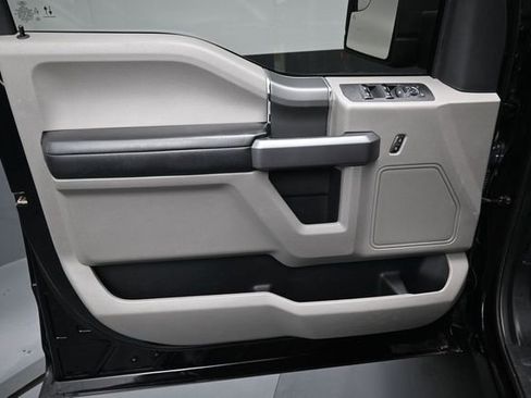Used 2019 Ford F150 XLT w/ Equipment Group 302A Luxury AWD/4WD image 11