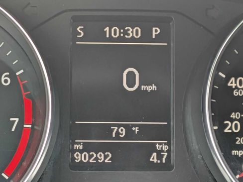 Used 2018 Volkswagen Passat 2.0T SE FWD image 31