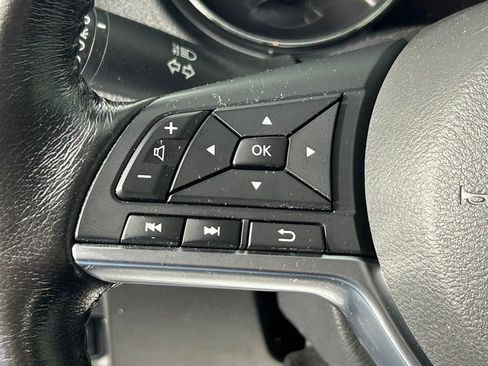 Used 2018 Nissan Rogue SV AWD/4WD image 23