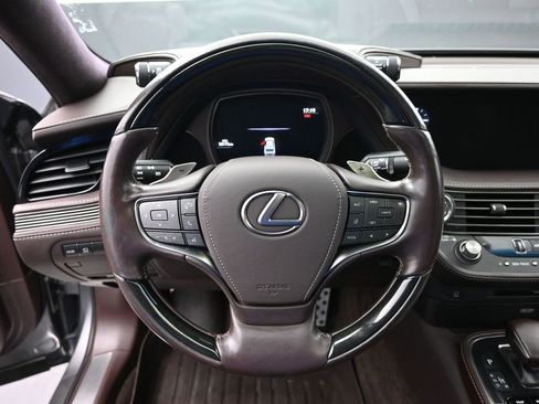 Used 2018 Lexus LS 500 w/ Interior Upgrade Package RWD image 14