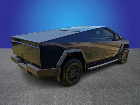 Used 2025 Tesla Cybertruck AWD Crew Cab image 4