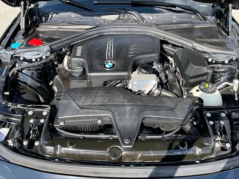 Used 2018 BMW 320i Sedan RWD image 32