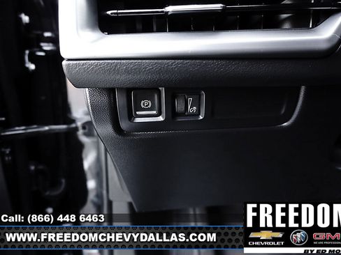 Used 2025 Cadillac XT4 Premium Luxury image 21