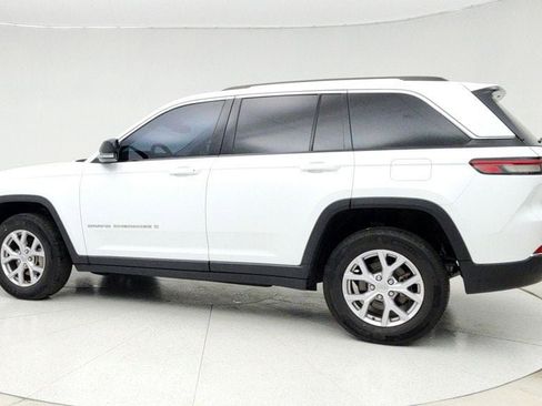Used 2022 Jeep Grand Cherokee Limited image 7