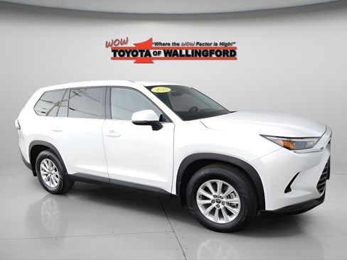 Certified 2024 Toyota Grand Highlander XLE image 12