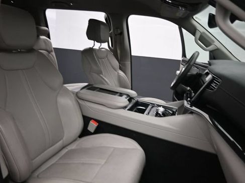 Used 2022 Jeep Wagoneer Series I AWD/4WD image 27