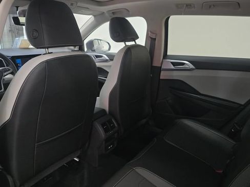 New 2026 Volkswagen Taos SE FWD image 14