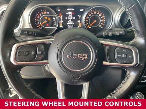 Used 2018 Jeep Wrangler Unlimited Sahara image 11