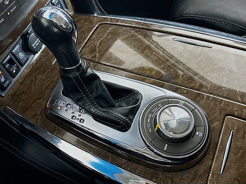 Used 2015 INFINITI QX80 4WD w/ Theater Package image 19