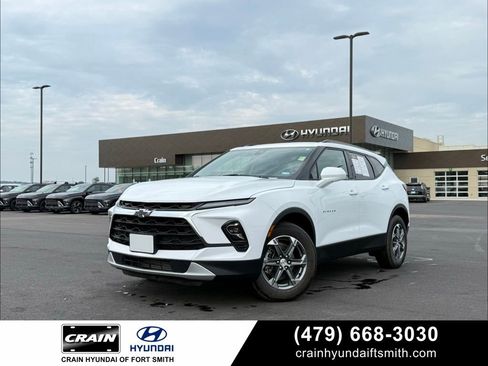 Used 2024 Chevrolet Blazer LT w/ Convenience Package FWD image 1