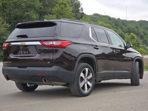Used 2021 Chevrolet Traverse LT w/ LT Premium Package AWD/4WD image 19
